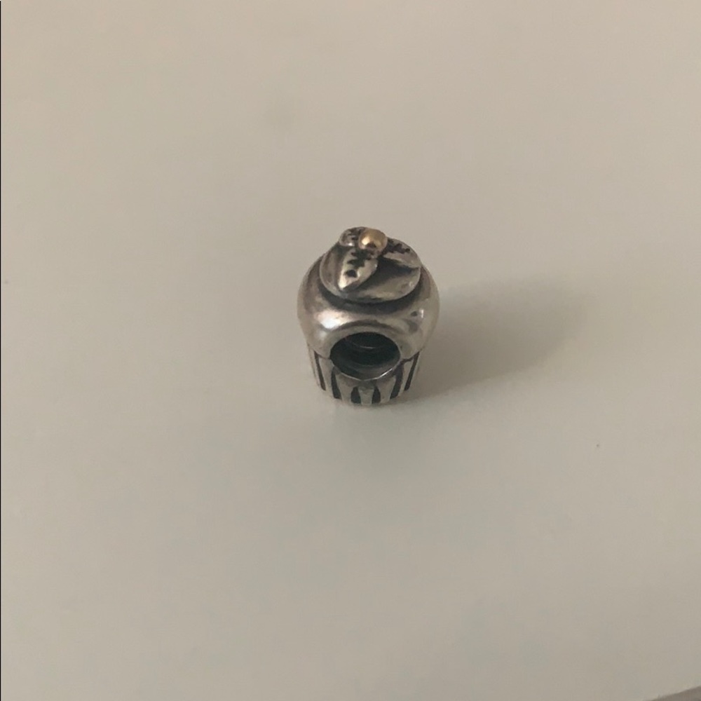 Pandora cupcake charm